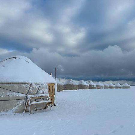 Yurt Camp Ali-Nur At Lake Song-Kol Юрточный Лагерь Али-Нур Озеро Сон-Куль Сон-Куль Кыргызстан Нарын Kyrgyzstan Naryn Екстериор снимка