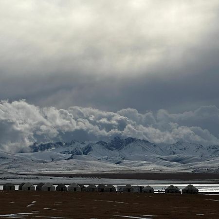 Yurt Camp Ali-Nur At Lake Song-Kol Юрточный Лагерь Али-Нур Озеро Сон-Куль Сон-Куль Кыргызстан Нарын Kyrgyzstan Naryn Екстериор снимка