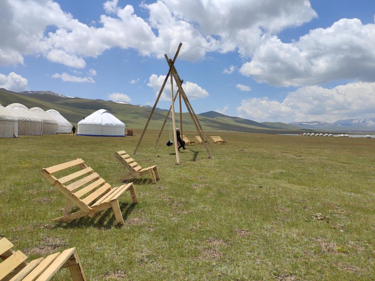 Yurt Camp Ali-Nur At Lake Song-Kol Юрточный Лагерь Али-Нур Озеро Сон-Куль Сон-Куль Кыргызстан Нарын Kyrgyzstan Naryn Екстериор снимка