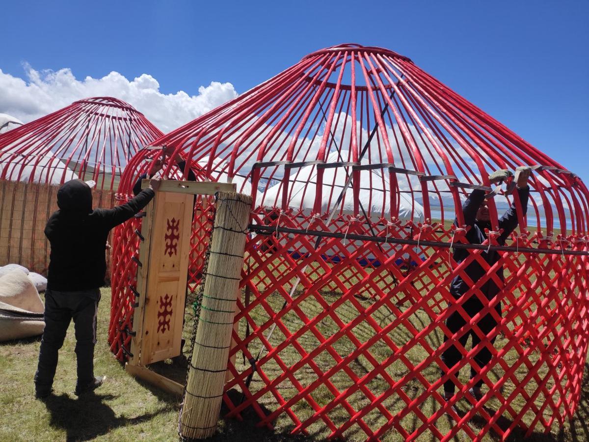 Yurt Camp Ali-Nur At Lake Song-Kol Юрточный Лагерь Али-Нур Озеро Сон-Куль Сон-Куль Кыргызстан Нарын Kyrgyzstan Naryn Екстериор снимка