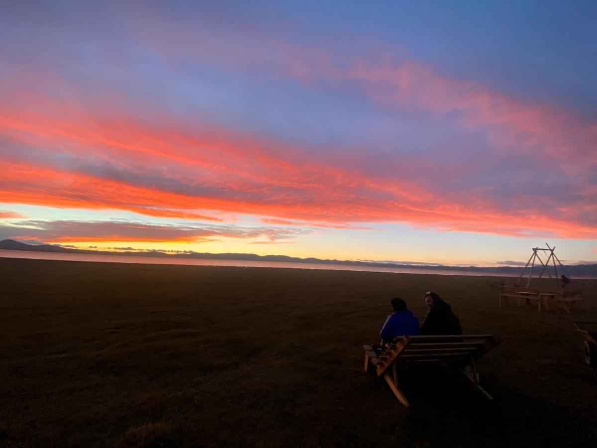 Yurt Camp Ali-Nur At Lake Song-Kol Юрточный Лагерь Али-Нур Озеро Сон-Куль Сон-Куль Кыргызстан Нарын Kyrgyzstan Naryn Екстериор снимка