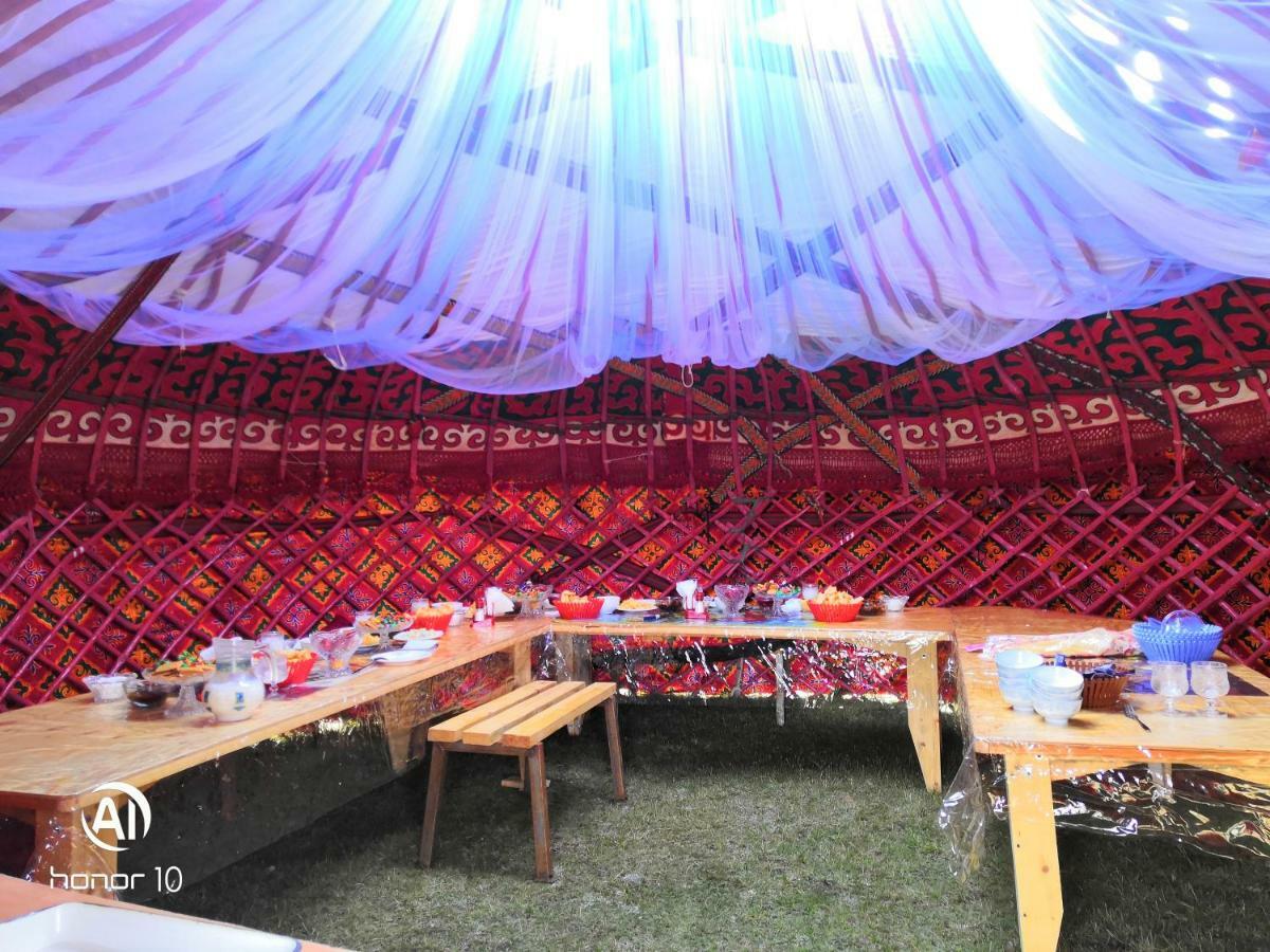 Yurt Camp Ali-Nur At Lake Song-Kol Юрточный Лагерь Али-Нур Озеро Сон-Куль Сон-Куль Кыргызстан Нарын Kyrgyzstan Naryn Екстериор снимка