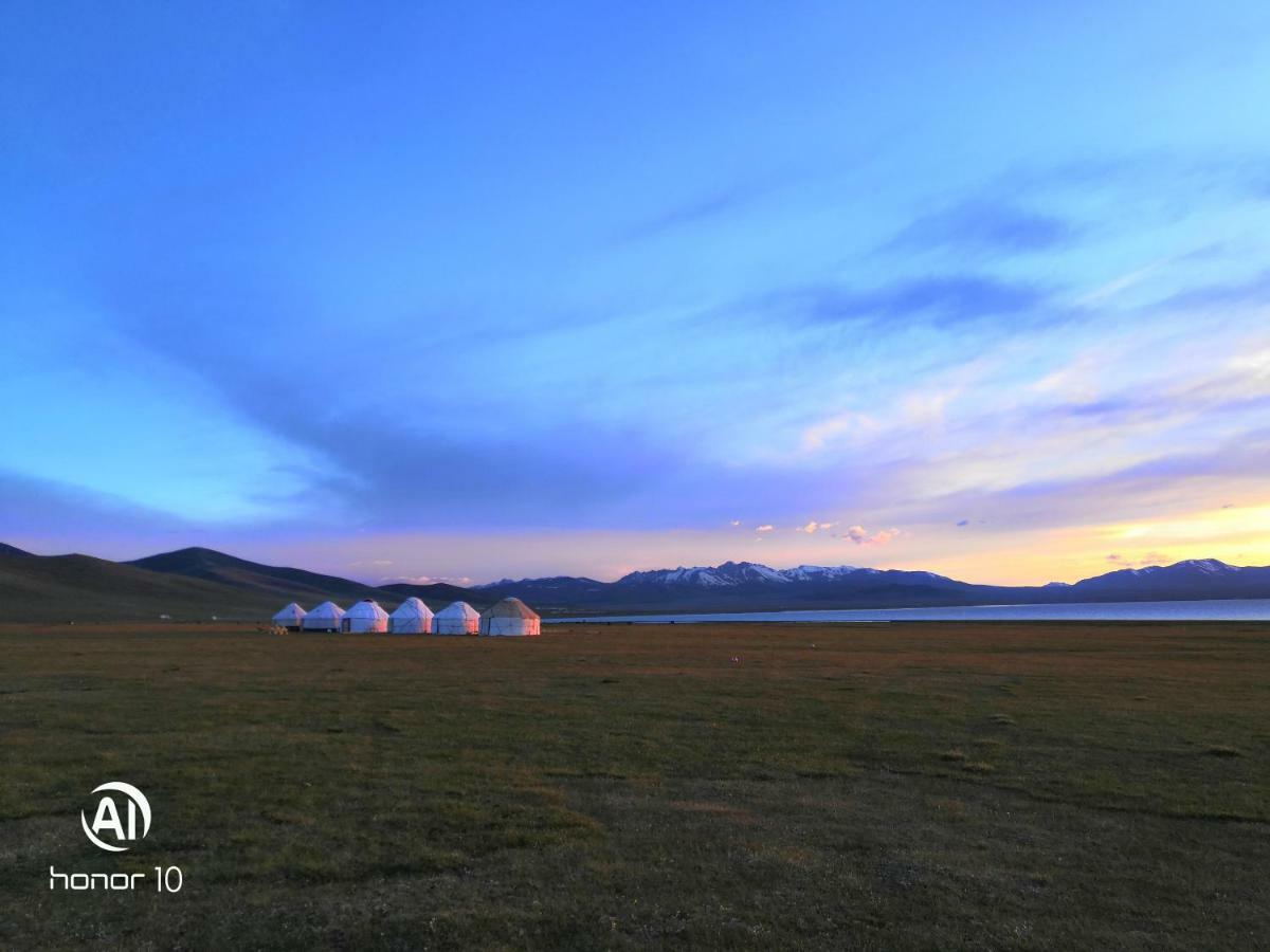 Yurt Camp Ali-Nur At Lake Song-Kol Юрточный Лагерь Али-Нур Озеро Сон-Куль Сон-Куль Кыргызстан Нарын Kyrgyzstan Naryn Екстериор снимка