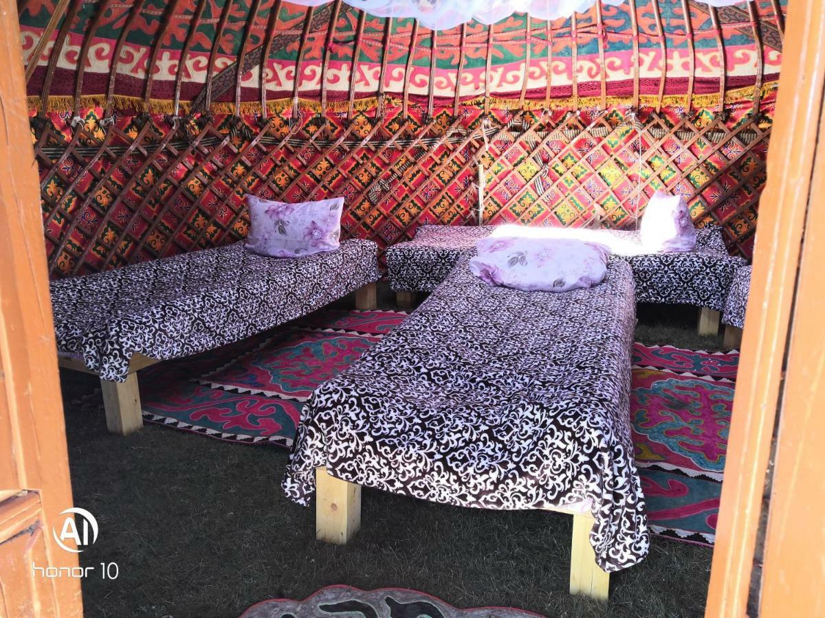 Yurt Camp Ali-Nur At Lake Song-Kol Юрточный Лагерь Али-Нур Озеро Сон-Куль Сон-Куль Кыргызстан Нарын Kyrgyzstan Naryn Екстериор снимка